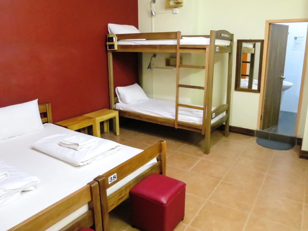 Envoy Hostel Пном Пен Екстериор снимка
